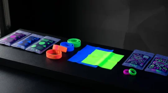 Accessoires fluorescents de qualité pour soirée Full Moon Party sous lumière noire